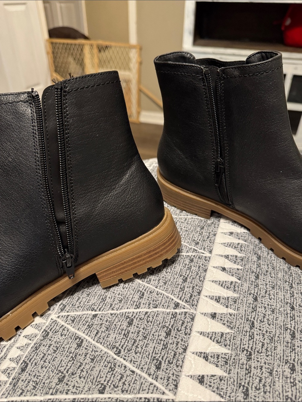 Wonderly Black Ankle Boots - Picture 5 of 6